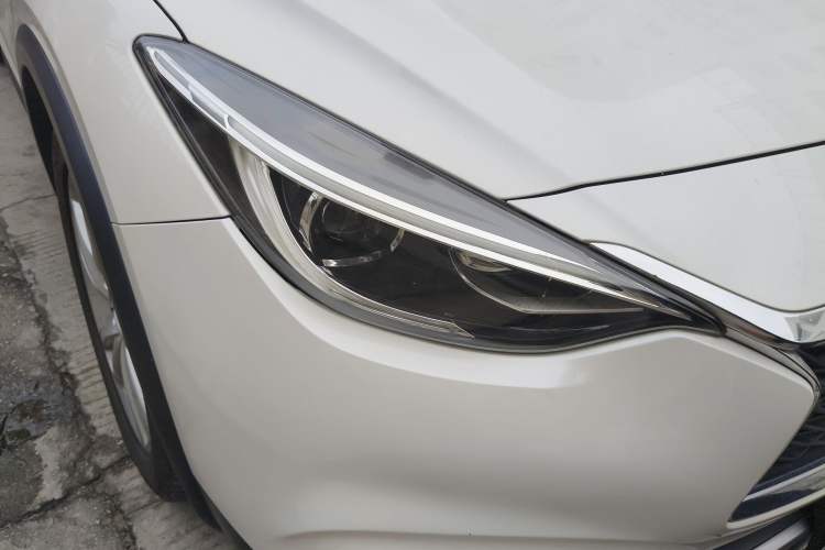 Used Infiniti QX30 2017 1.6T Two-Wheel-Drive Sport Edition Right Front Headlight