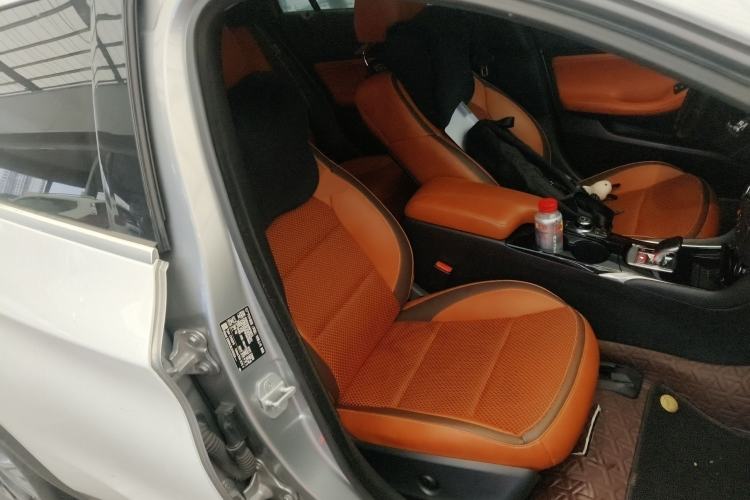Used Infiniti QX30 2017 2.0T Four-Wheel Drive Sport Edition Right Front Seat