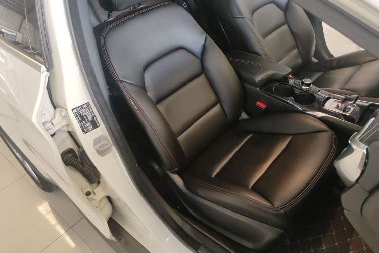 Used Infiniti QX30 2017 1.6T Two-Wheel-Drive Sport Edition Right Front Seat