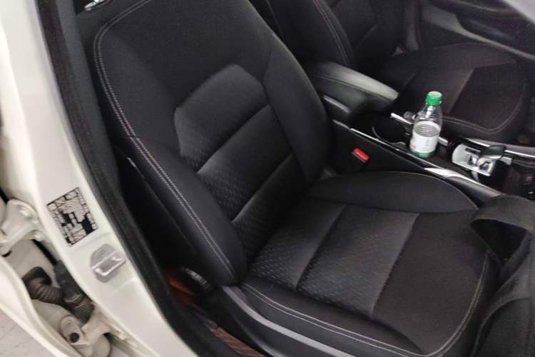 Used Infiniti QX30 2017 1.6T Two-Wheel-Drive Sport Edition Right Front Seat