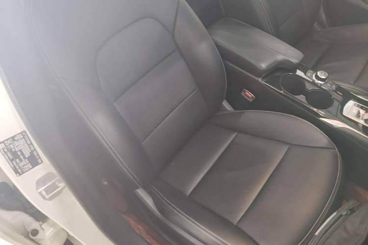Used Infiniti QX30 2017 2.0T Four-Wheel Drive Fashion Edition Right Front Seat