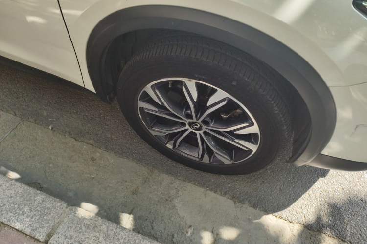 Used Infiniti QX30 2017 2.0T Four-Wheel Drive Fashion Edition Right Front Wheel Hub