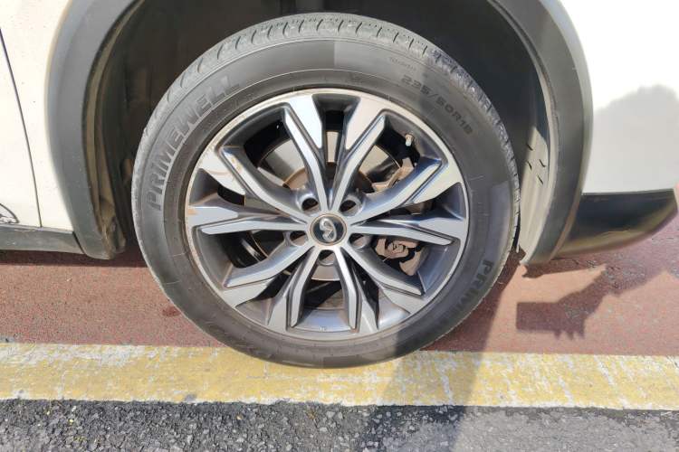 Used Infiniti QX30 2017 2.0T Four-Wheel Drive Fashion Edition Right Front Wheel Hub
