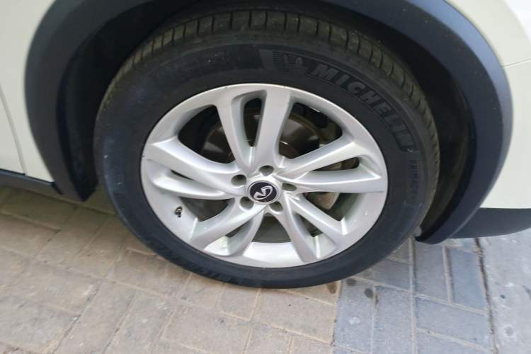 Used Infiniti QX30 2017 1.6T Two-Wheel Drive Fashion Edition Right Front Wheel Hub