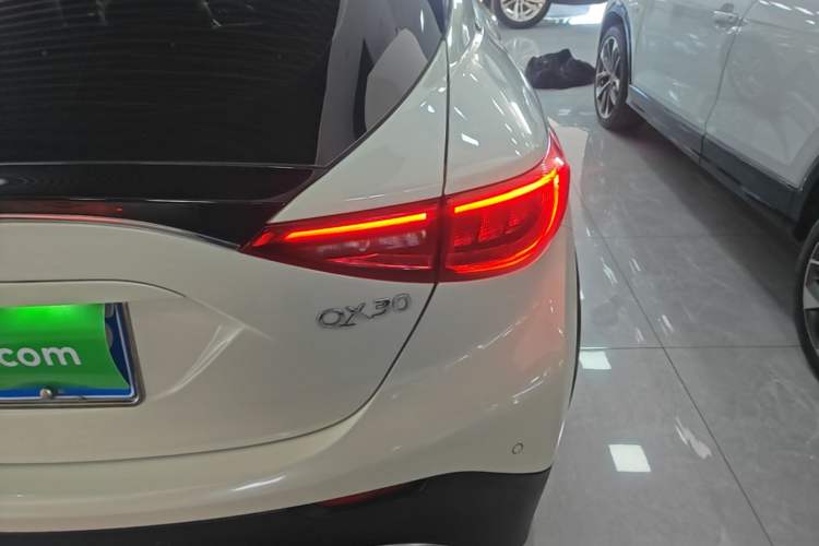 Used Infiniti QX30 2017 1.6T Two-Wheel Drive Fashion Edition Right Rear Taillight