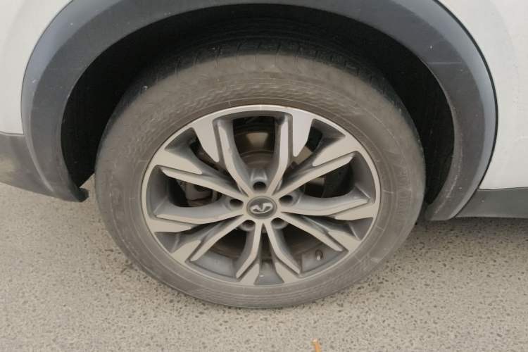 Used Infiniti QX30 2017 2.0T Four-Wheel Drive Sport Edition Right Rear Wheel Hub