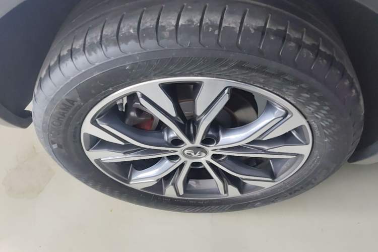 Used Infiniti QX30 2017 2.0T Four-Wheel Drive Fashion Edition Right Rear Wheel Hub