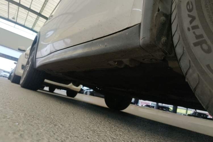 Used Infiniti QX30 2017 2.0T Four-Wheel Drive Sport Edition Right Side Sill