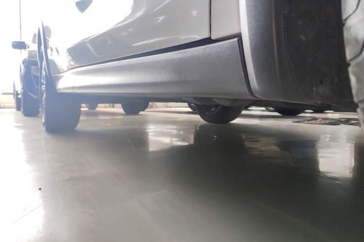 Used Infiniti QX30 2017 2.0T Four-Wheel Drive Fashion Edition Right Side Sill