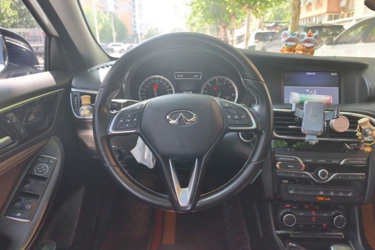 Used Infiniti QX30 2017 2.0T Four-Wheel Drive Fashion Edition Steering Wheel