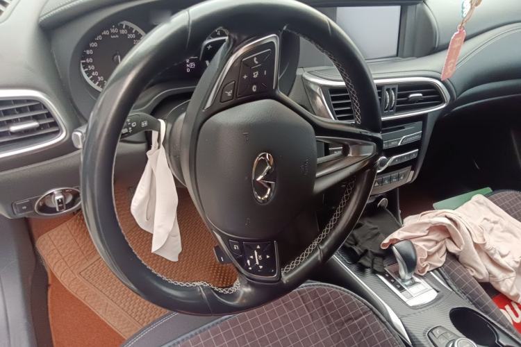 Used Infiniti QX30 2017 2.0T Four-Wheel Drive Fashion Edition Steering Wheel