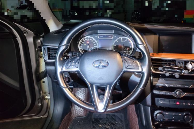 Used Infiniti QX30 2017 2.0T Four-Wheel Drive Sport Edition Steering Wheel