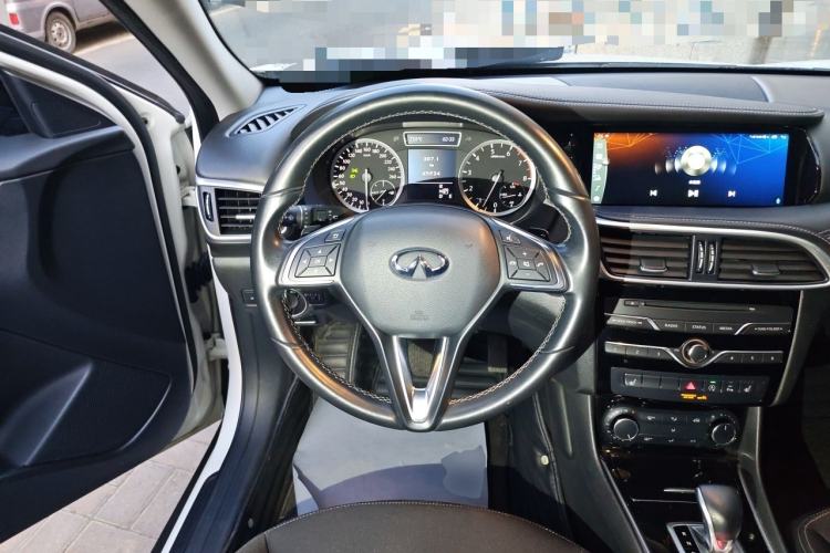 Used Infiniti QX30 2017 1.6T Two-Wheel Drive Fashion Edition Steering Wheel
