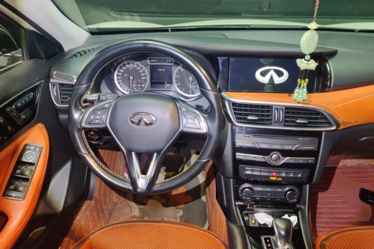 Used Infiniti QX30 2017 2.0T Four-Wheel Drive Sport Edition Steering Wheel