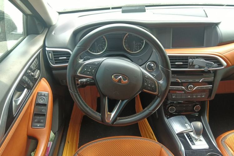 Used Infiniti QX30 2017 2.0T Four-Wheel Drive Sport Edition Steering Wheel