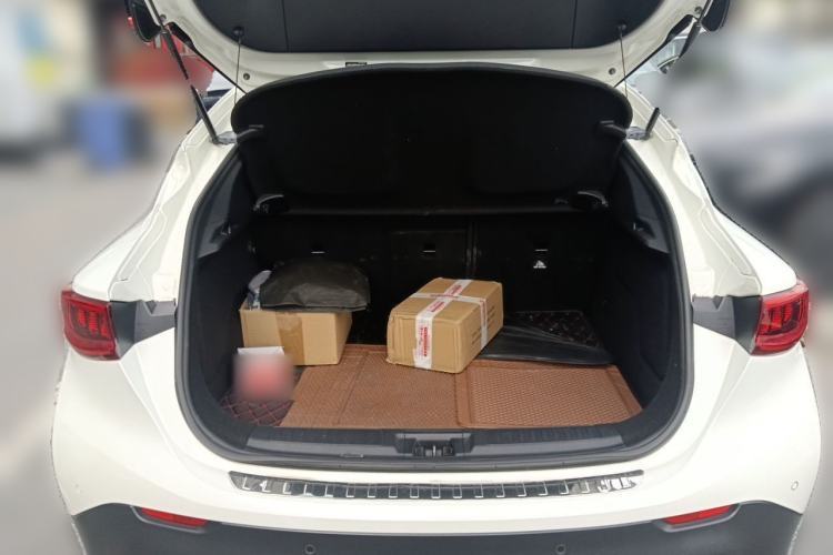 Used Infiniti QX30 2017 2.0T Four-Wheel Drive Fashion Edition Trunk
