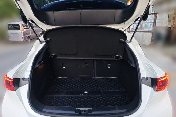 Used Infiniti QX30 2017 1.6T Two-Wheel Drive Fashion Edition Trunk