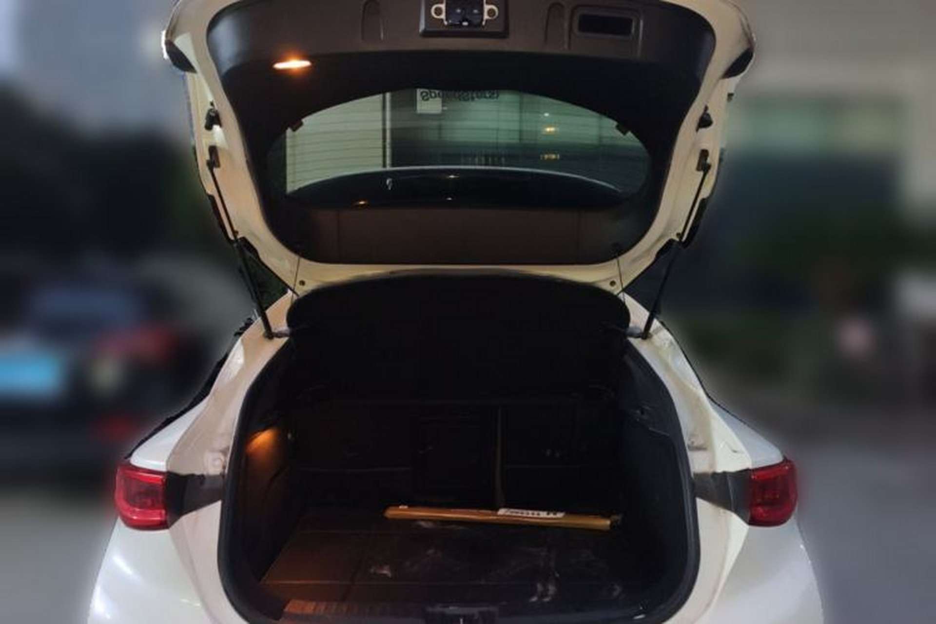 Used Infiniti QX30 2017 2.0T Four-Wheel Drive Sport Edition Trunk