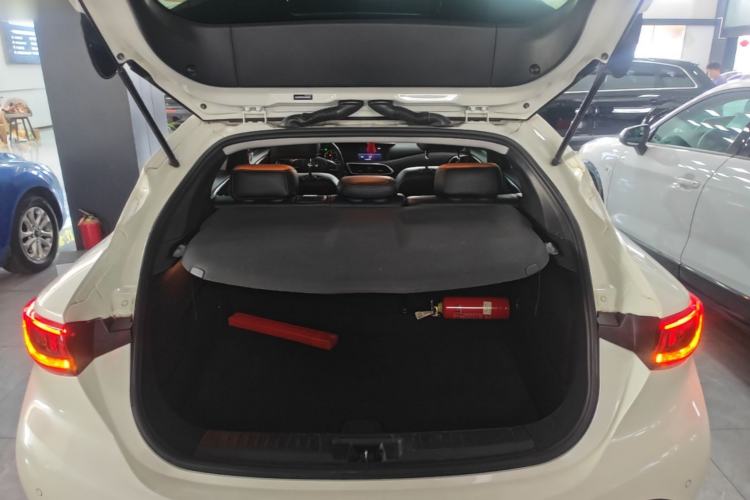 Used Infiniti QX30 2017 1.6T Two-Wheel Drive Fashion Edition Trunk