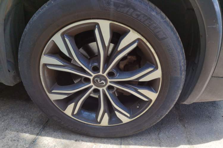 Used Infiniti QX30 2018 1.6T Two-Wheel Drive Sport Edition Right Front Wheel Hub