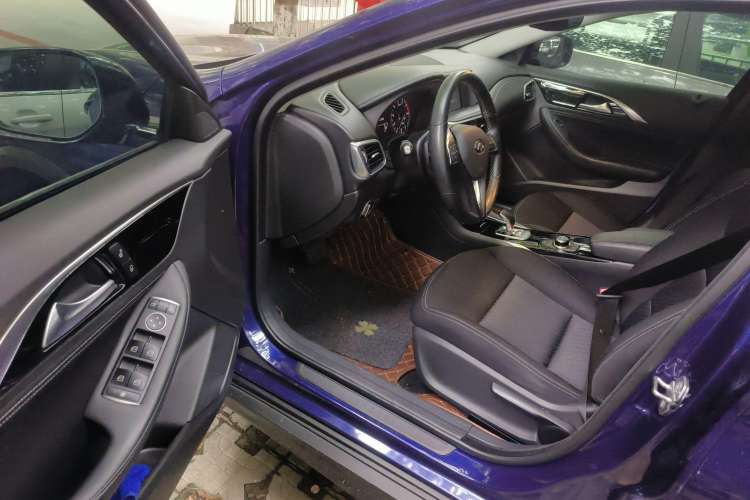 Used Infiniti QX30 2018 1.6T Two-Wheel Drive Fashion Edition Driver Seat
