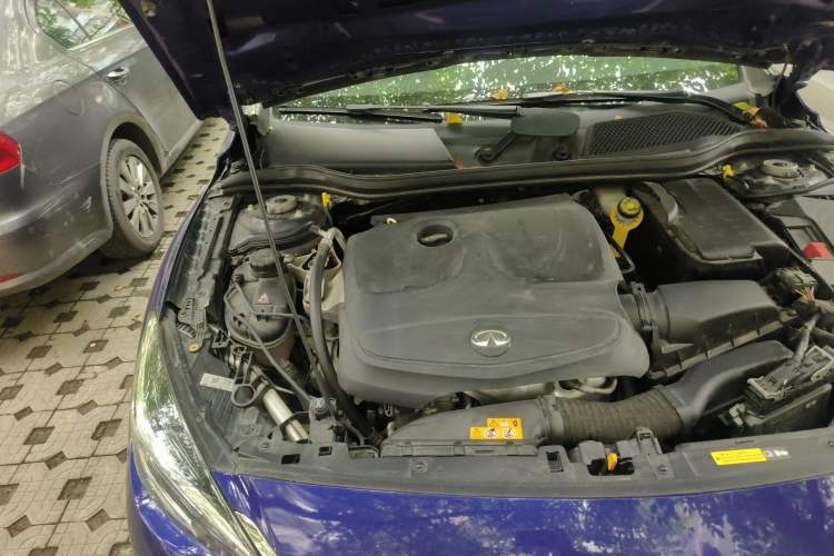 Used Infiniti QX30 2018 1.6T Two-Wheel Drive Fashion Edition Engine Bay Right