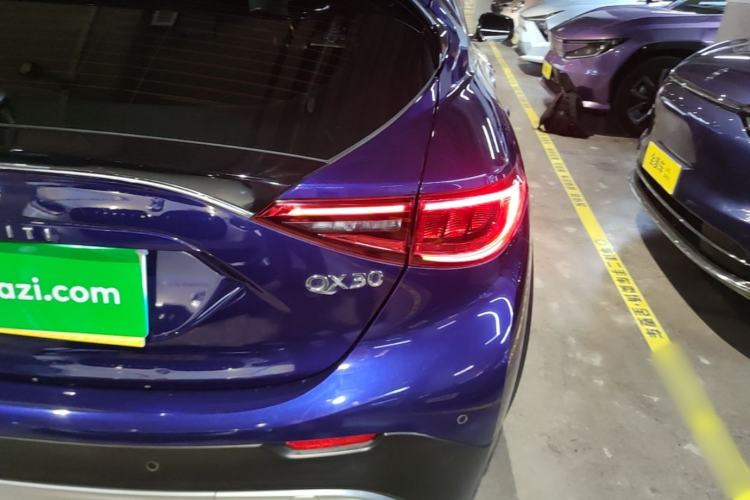 Used Infiniti QX30 2018 1.6T Two-Wheel Drive Extreme Edition Exterior 3