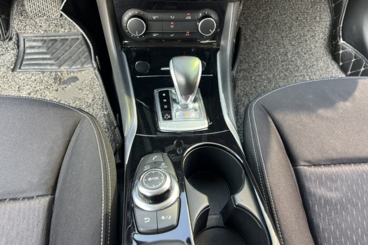 Used Infiniti QX30 2018 1.6T Two-Wheel Drive Fashion Edition Gear Lever