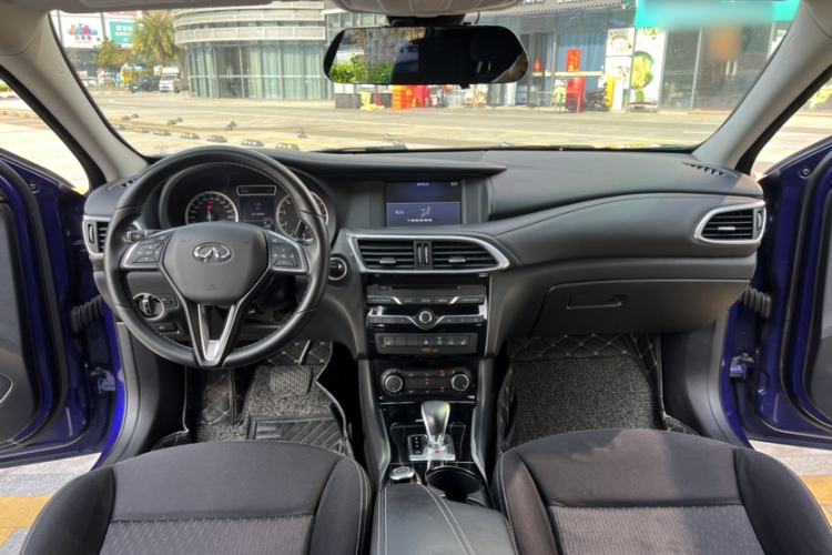 Used Infiniti QX30 2018 1.6T Two-Wheel Drive Fashion Edition Interior 4