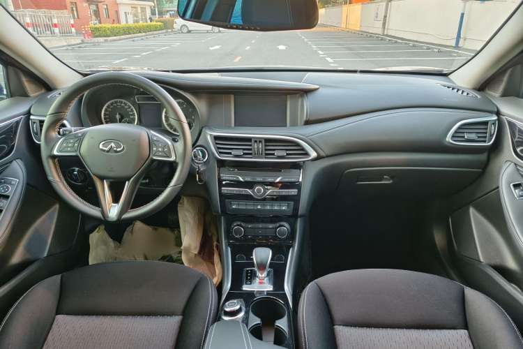Used Infiniti QX30 2018 1.6T Two-Wheel Drive Fashion Edition Interior 5