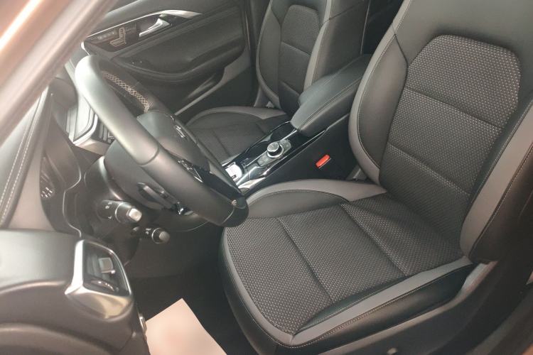 Used Infiniti QX30 2018 1.6T Two-Wheel Drive Extreme Edition Left Front Seat
