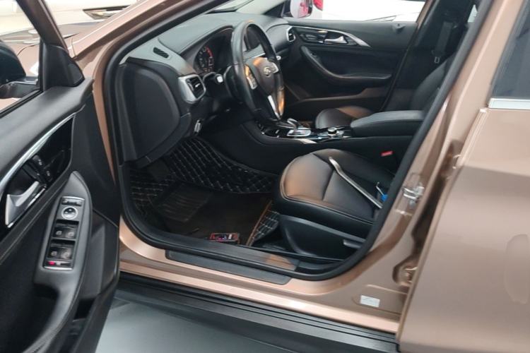 Used Infiniti QX30 2018 1.6T Two-Wheel Drive Fashion Edition Driver Seat