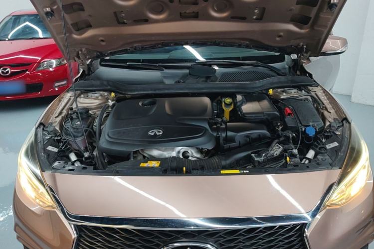 Used Infiniti QX30 2018 1.6T Two-Wheel Drive Fashion Edition Engine Bay