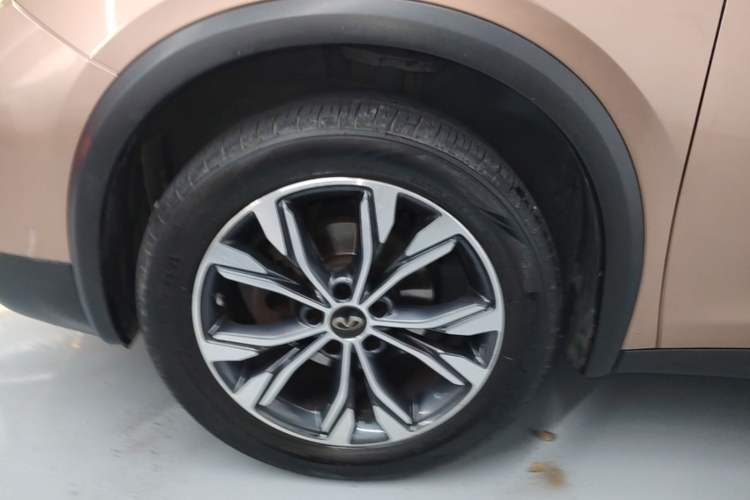 Used Infiniti QX30 2018 1.6T Two-Wheel Drive Fashion Edition Left Front Wheel Hub