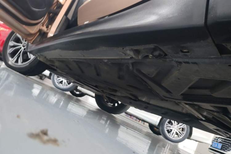 Used Infiniti QX30 2018 1.6T Two-Wheel Drive Fashion Edition Left Side Sill
