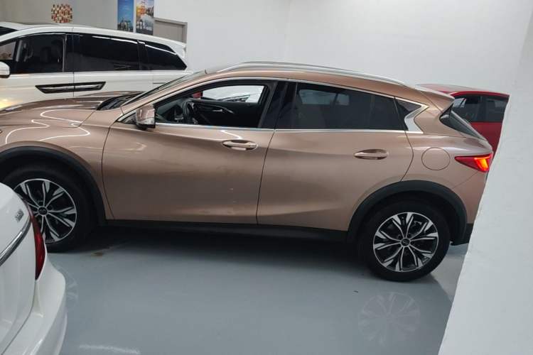 Used Infiniti QX30 2018 1.6T Two-Wheel Drive Fashion Edition Rear Left 45 Deg