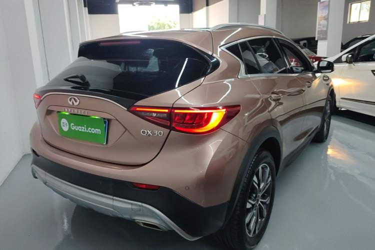 Used Infiniti QX30 2018 1.6T Two-Wheel Drive Fashion Edition Rear Right 45 Deg