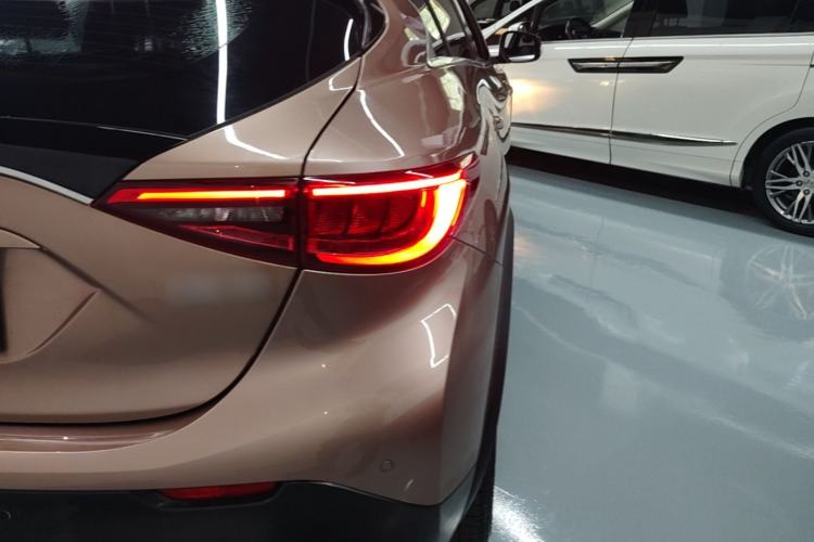 Used Infiniti QX30 2018 1.6T Two-Wheel Drive Fashion Edition Right Rear Taillight