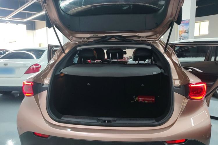 Used Infiniti QX30 2018 1.6T Two-Wheel Drive Fashion Edition Trunk