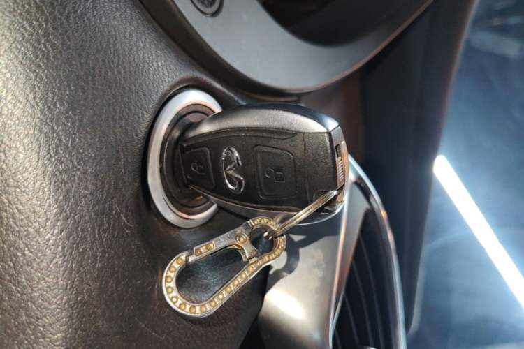 Used Infiniti QX30 2018 1.6T Two-Wheel Drive Fashion Edition Vehicle Key