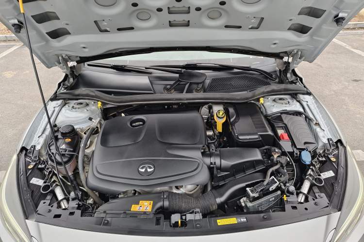Used Infiniti QX30 2018 1.6T Two-Wheel Drive Fashion Edition Engine Bay
