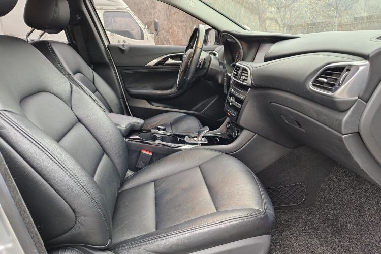 Used Infiniti QX30 2018 1.6T Two-Wheel Drive Fashion Edition Interior 4