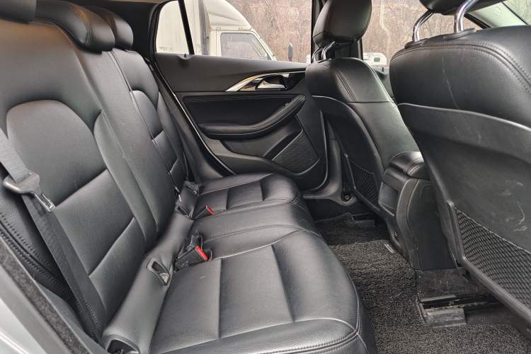Used Infiniti QX30 2018 1.6T Two-Wheel Drive Fashion Edition Interior 5