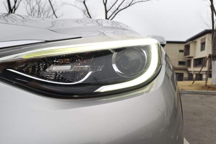 Used Infiniti QX30 2018 1.6T Two-Wheel Drive Fashion Edition Left Front Headlight