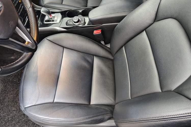Used Infiniti QX30 2018 1.6T Two-Wheel Drive Fashion Edition Left Front Seat