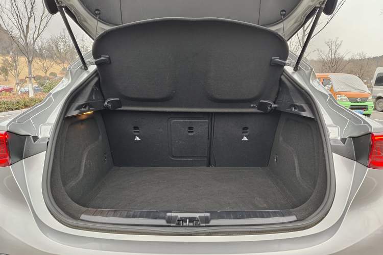 Used Infiniti QX30 2018 1.6T Two-Wheel Drive Fashion Edition Trunk