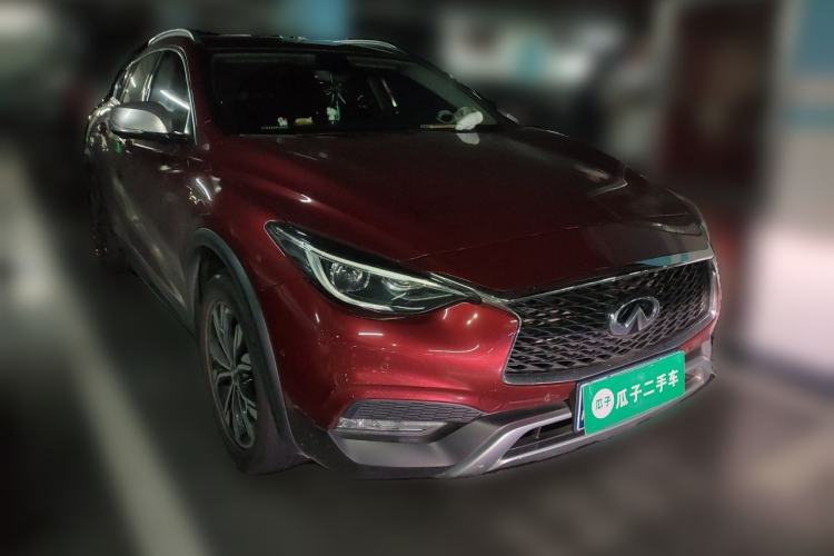 Used Infiniti QX30 2018 1.6T Two-Wheel Drive Extreme Edition Front Right 45 Deg