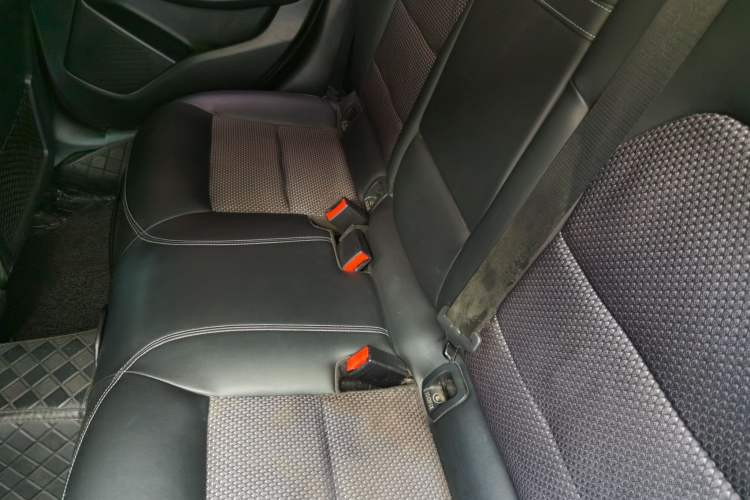 Used Infiniti QX30 2018 1.6T Two-Wheel Drive Sport Edition Left Rear Seat