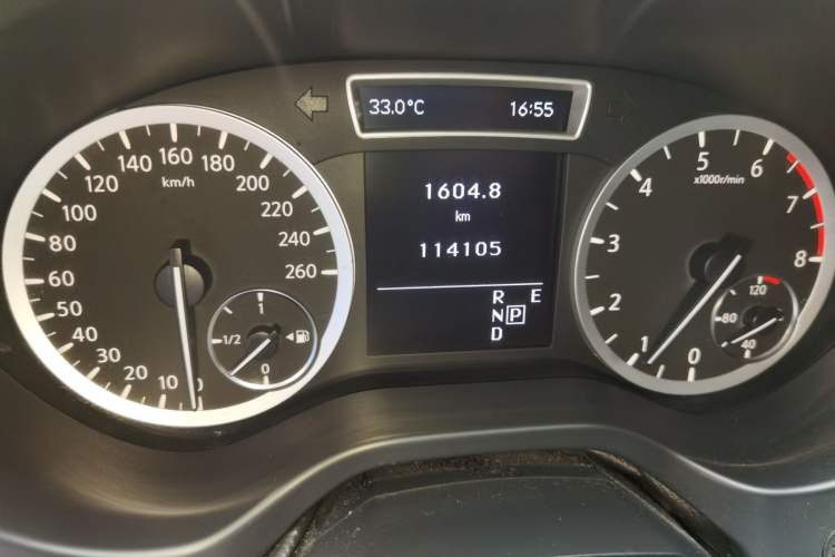 Used Infiniti QX30 2018 1.6T Two-Wheel Drive Sport Edition Odometer Close Up