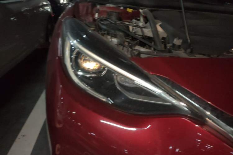Used Infiniti QX30 2018 1.6T Two-Wheel Drive Extreme Edition Right Front Headlight